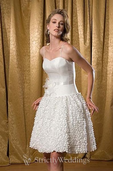 Short Wedding Gowns Beat the Heat Posted by StrictlyWeddingscom Filed 